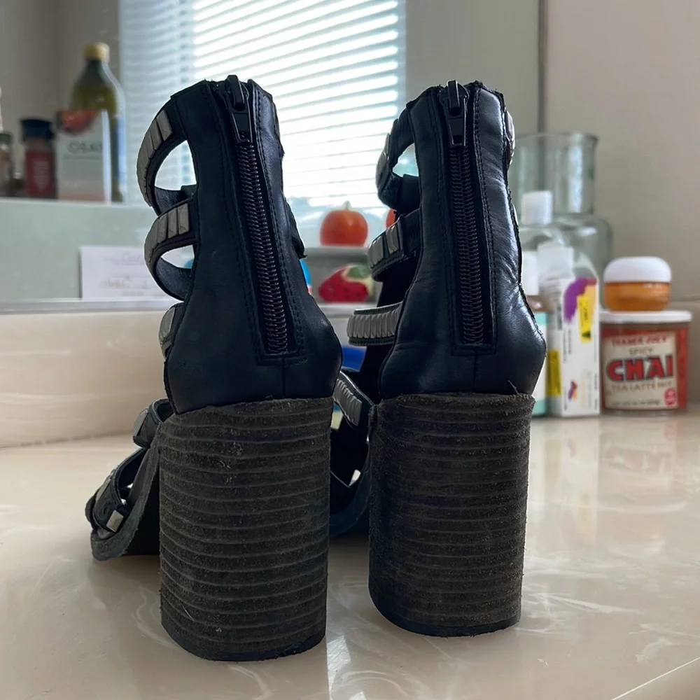 Jeffrey Campbell Heels - Picture 3 of 8